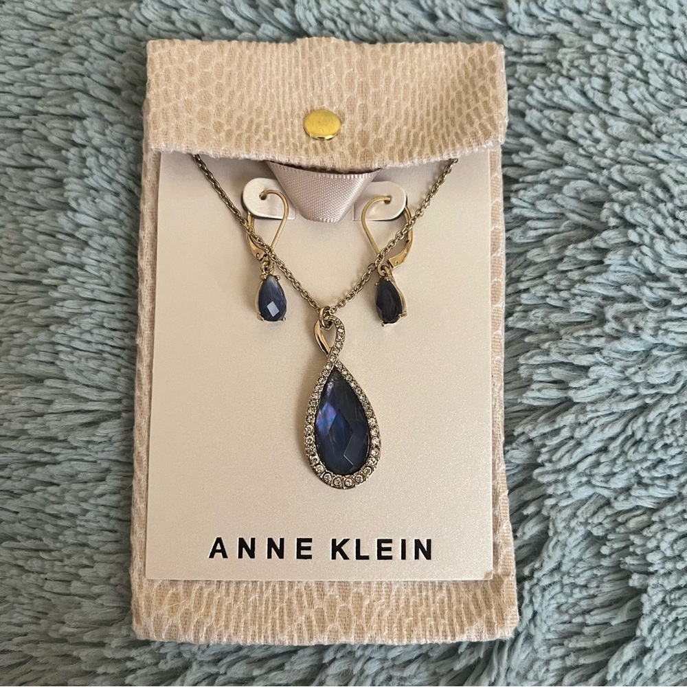 Anne Klein Necklace & Earrings Set NWT